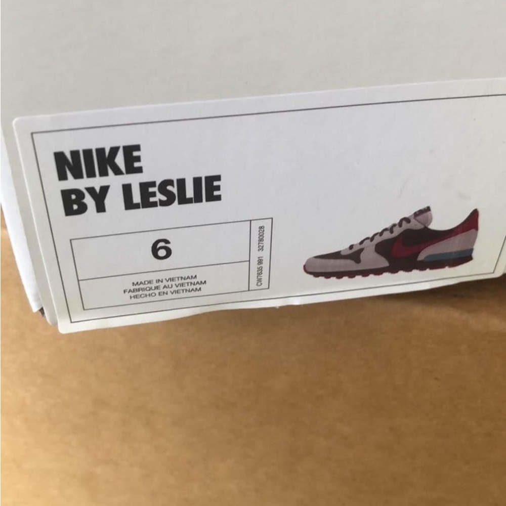 Nike custom ordered women’s shoe size 6
